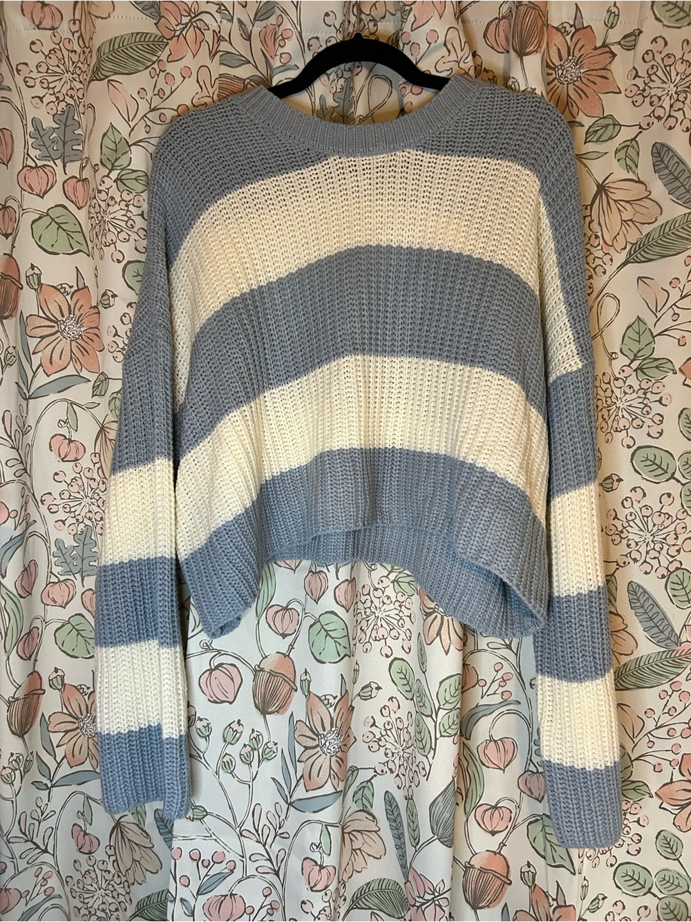 Jessica Simpson Blue & Cream Striped Cropped Sweater